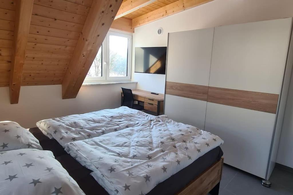 Moderne Ferienunterkunft/Wohnung Burgthann Екстер'єр фото